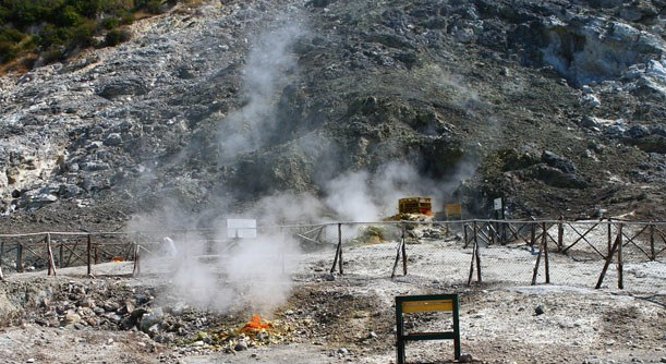 Campi Flegrei, per la Protezione Civile nessun rischio imminente